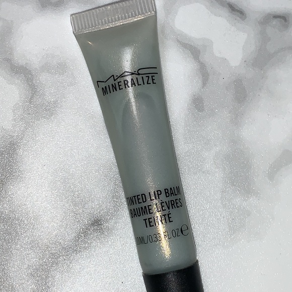 GLACE MINERALIZED TINTED LIP BALM MAC (Baking Beauties) - Picture 8 of 16